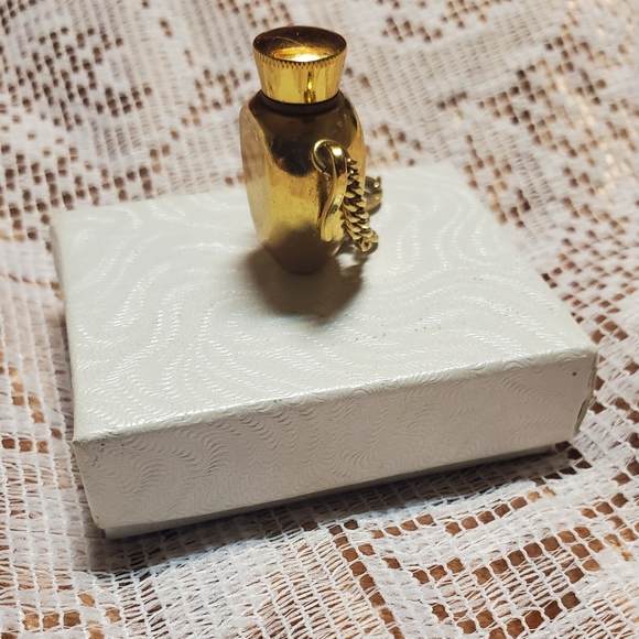 Vintage 1970s MONET Gold Plate Perfume Bottle Necklace Pendant Charm - Picture 4 of 9